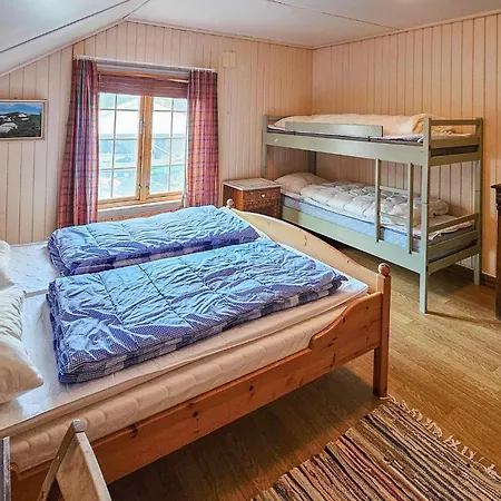 Feriehus Beautiful In With Harbor View Dalen